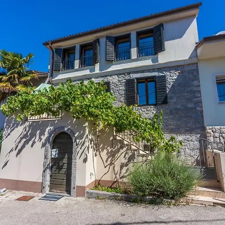 House Carpe Diem Jurdani